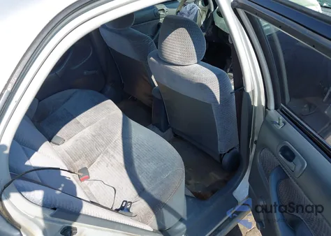 1999 Honda Civic Value Package z USA, uszkodzony, nr VIN 2HGEJ6615XH582884